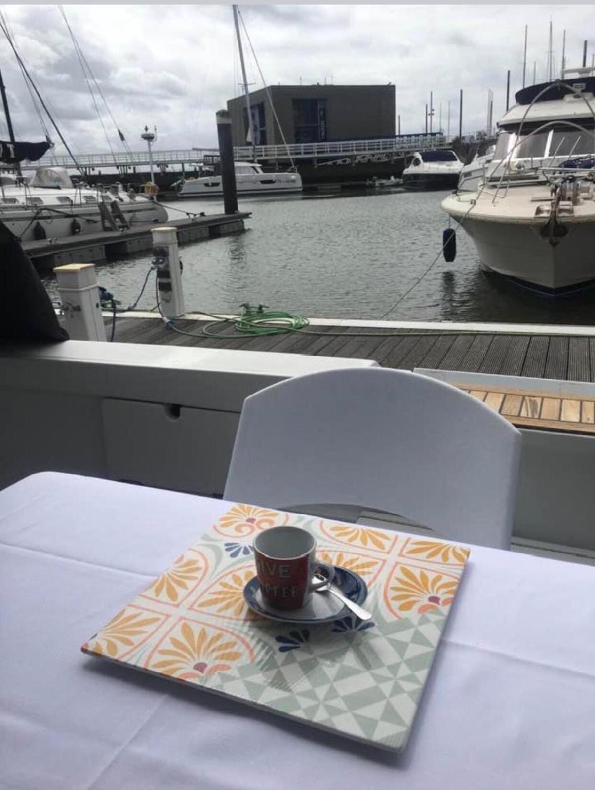 Beautiful And Magnific Yacht 호텔 리스본 외부 사진